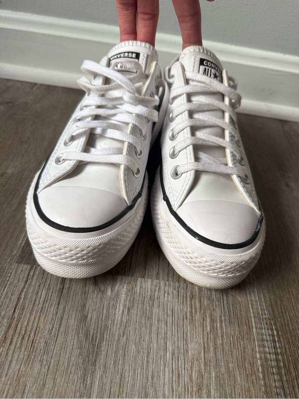 Converse Chuck Taylor All Star Lift Platform Leather Women Low Top Shoe White 6